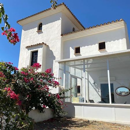 Castle Tower Ground Floor Apartment In Rural Holiday Park 'Cezanne' Tolox Eksteriør billede
