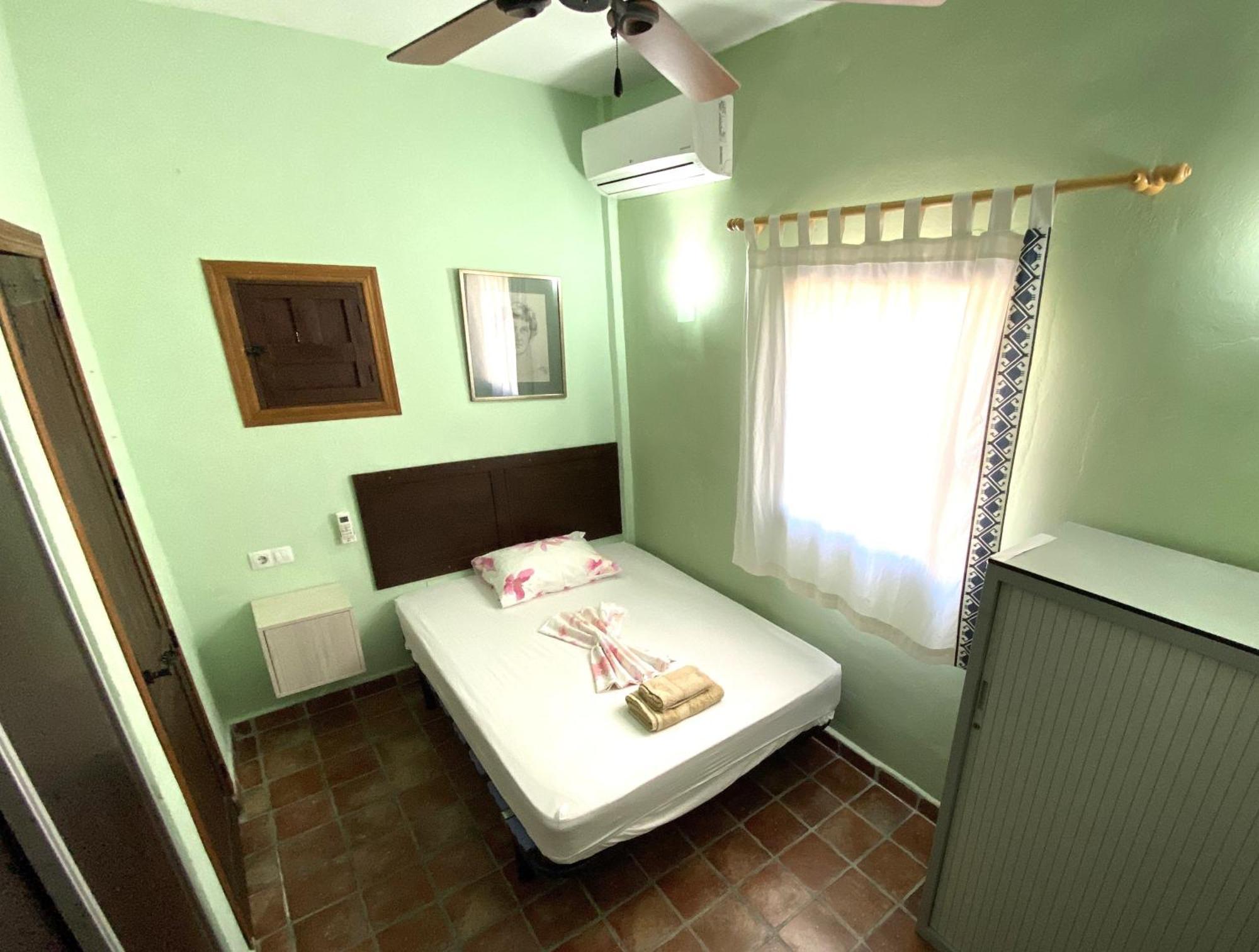 Castle Tower Ground Floor Apartment In Rural Holiday Park 'Cezanne' Tolox Eksteriør billede