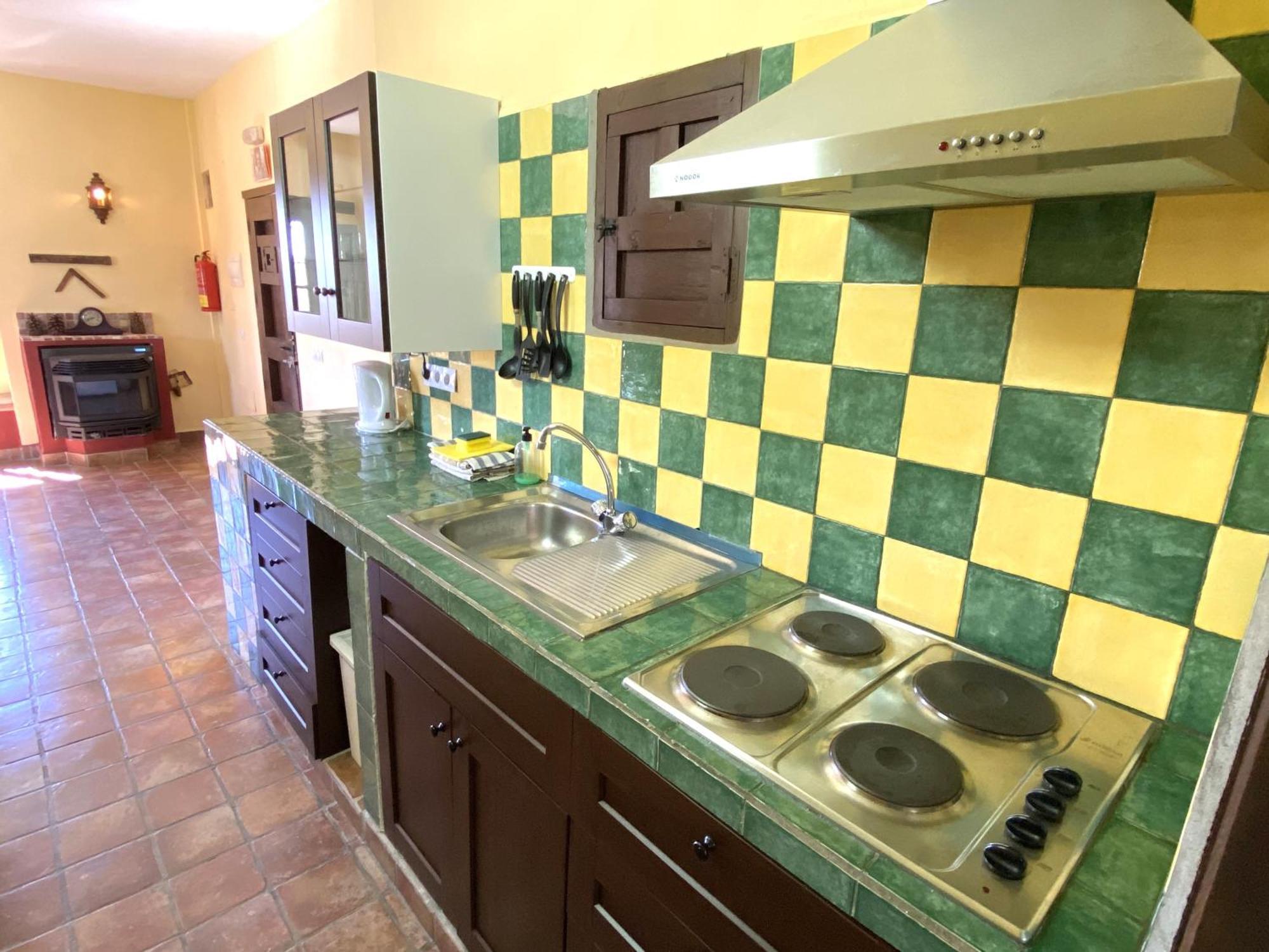 Castle Tower Ground Floor Apartment In Rural Holiday Park 'Cezanne' Tolox Eksteriør billede